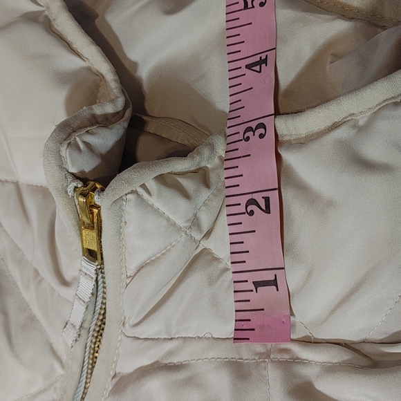 Woolrich Quilted Down Vest - Picture 8 of 10